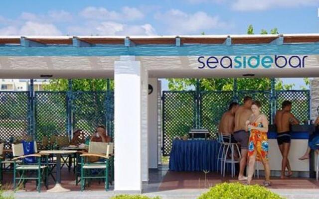 Aparthotel 4 Stars Adelianos Kampos