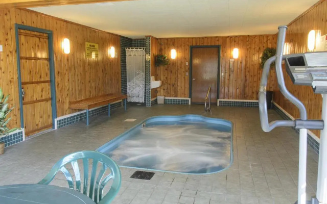 Super 8 Munising Wetmore Area