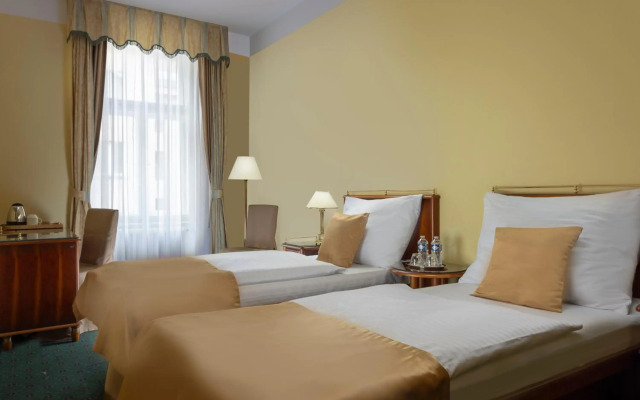 William Sivek Hotels