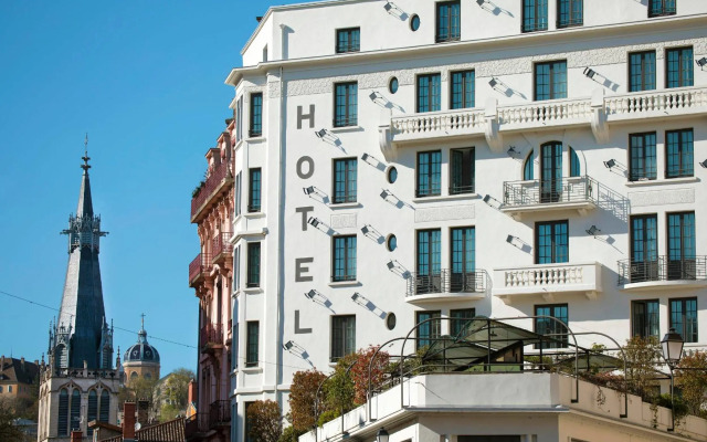 hotelImage