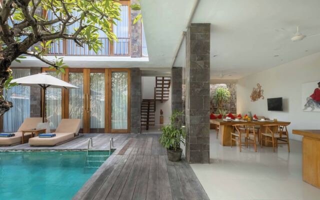 Stunning 2 Br Pool Villa With Rooftop In Seminyak