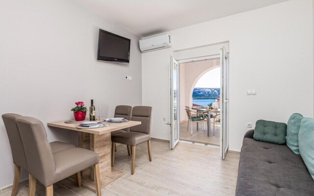 Amazing Apartment in Stara Novalja With 1 Bedrooms and Wifi