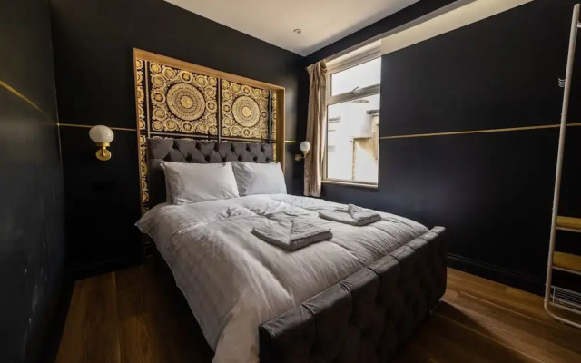 Hollywood Suite Sasco Apartments