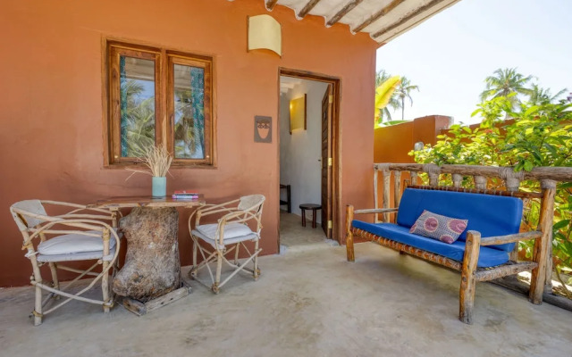 Shanuo Beach Bungalows