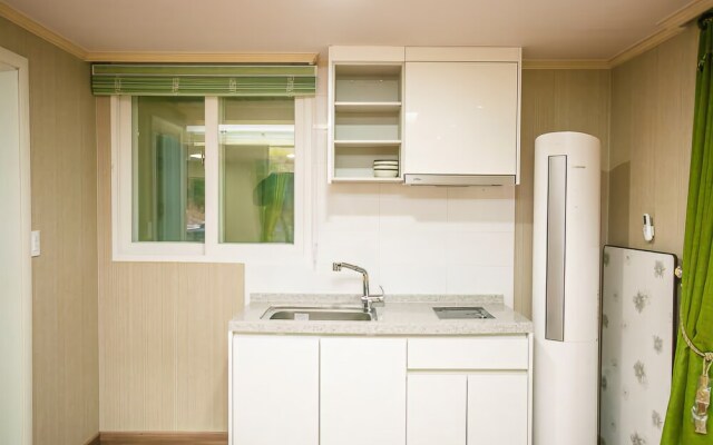 Geumsan Forest White Castle Pension