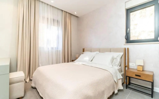 New&Luxury 5* with an Amazing View - Pure Apartment