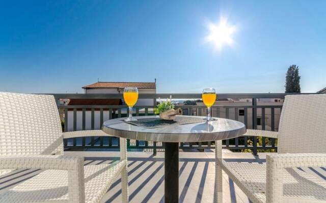 Room-all Saints Suites B&b Kastela - Dou