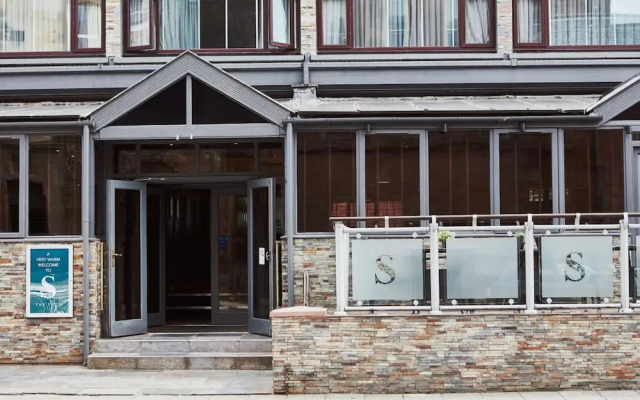 Rowantree Hotel