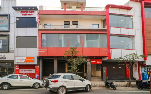 Hotel Z Black by OYO Rooms