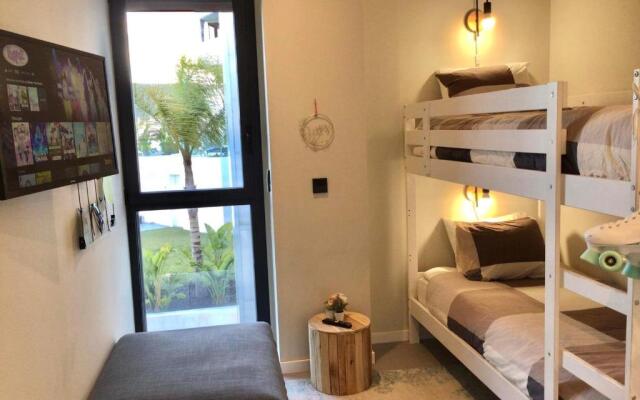 The View Luxury Vacation Apartment 5