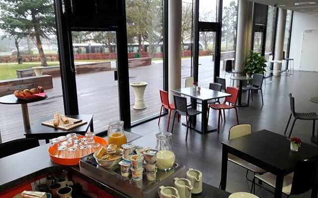 Adonis Dijon Maison Internationale