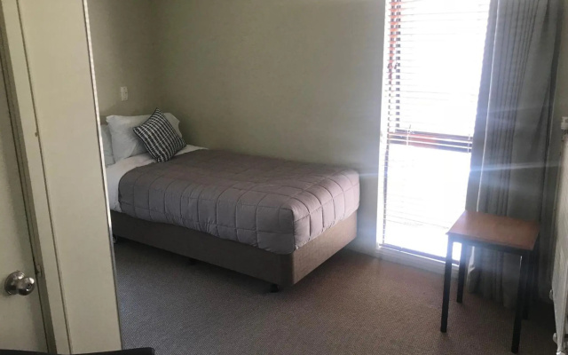 Earnslaw Lodge – Guest Rooms – Queenstown