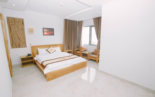 Tan Hoang Long Hotel