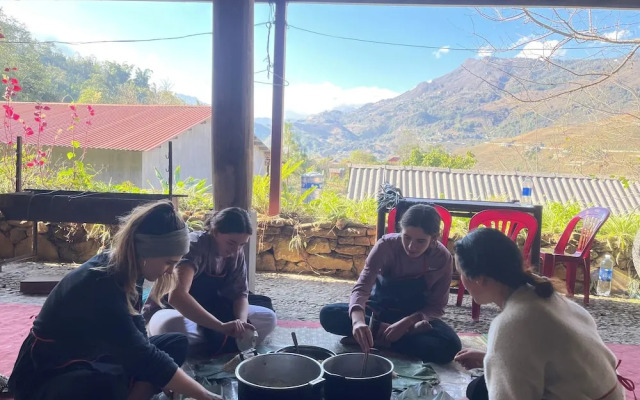 Bees Homestay Sapa & Trekking