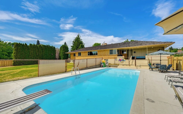 Family-friendly Yakima Escape w/ Yard & Pool!