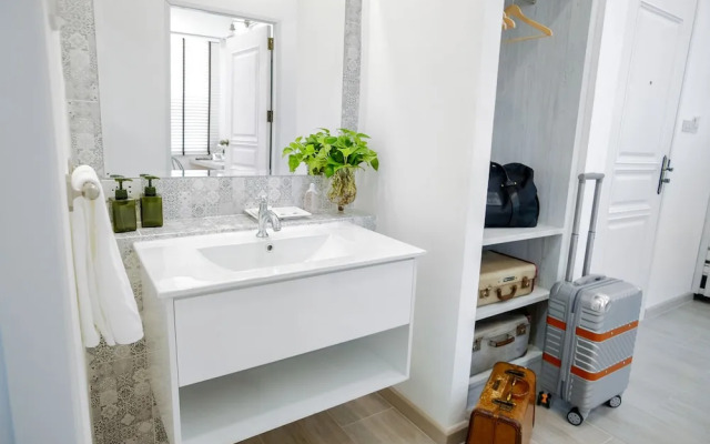 Hide and Seek Boutique Hometel