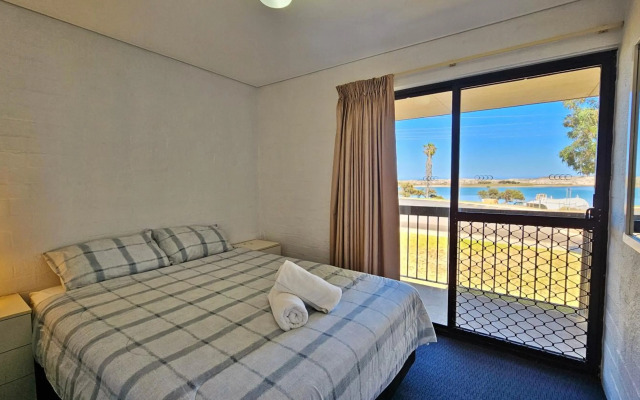 Riverview Holiday Apartment 14 - Kalbarri WA