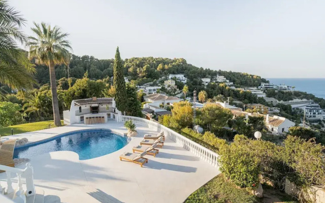 Superb Villa With Private Lagoon Pool