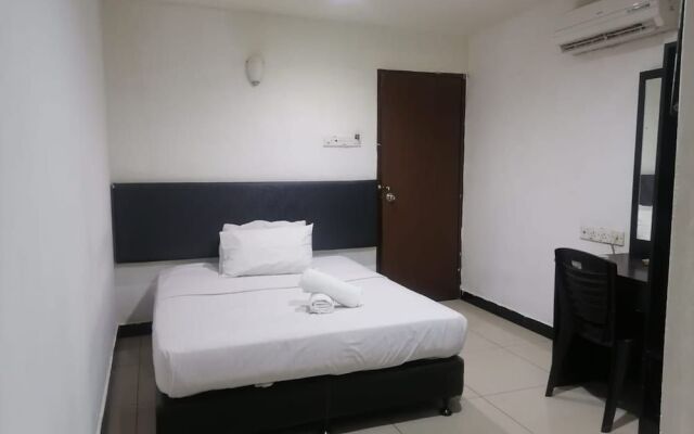 OYO 90392 Pulai City Hotel