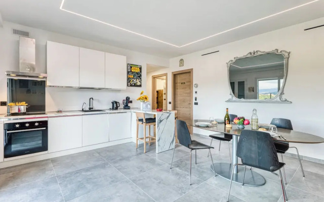 Gemma Marina Near Villa Grock Museum