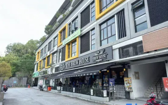 MKH Boulevard 1 by Favspace