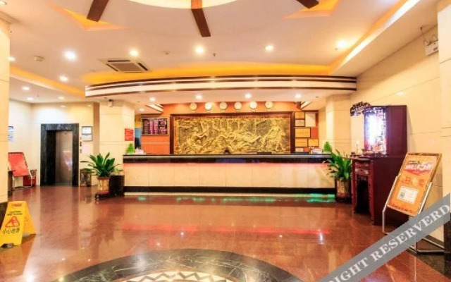 Guangfei Movie Theme Hotel (Yangjiang Baili Square Mojiang Road)