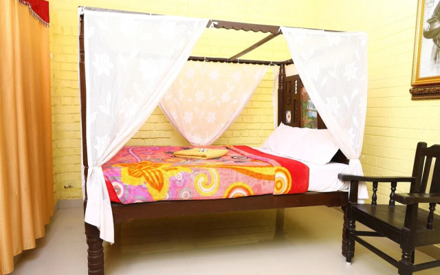 Royal House And Park