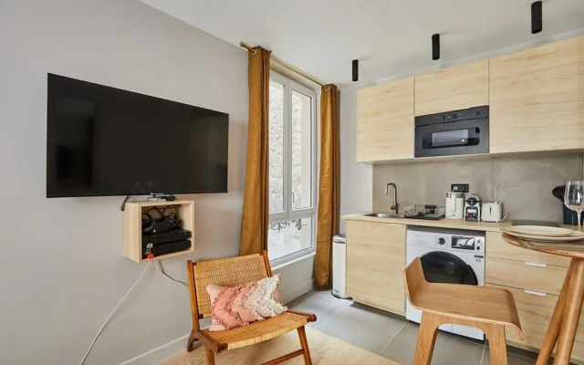 Superb & New Studio Eiffel Tower