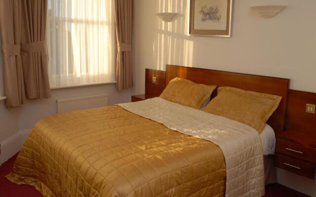 Gatwick Cambridge Hotel