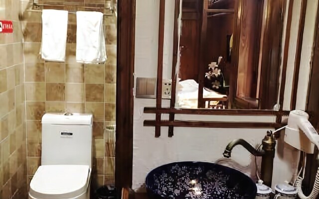 7076 Boutique Inn