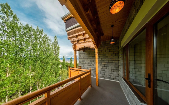 Hotel Gyalpo Residency - A Mountain View Luxury Hotel in Leh