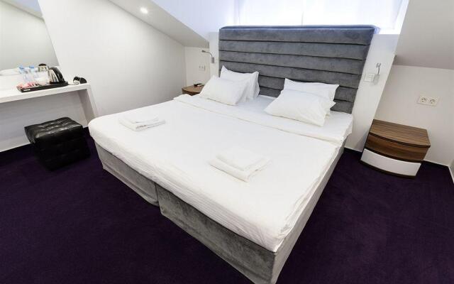 Sleepbox Hotel