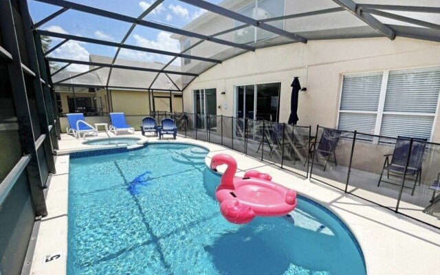 Hideaway Dream 6 Bedroom Home by RedAwning