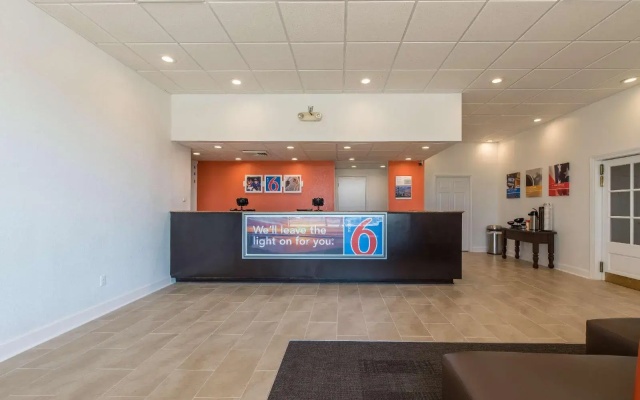 Motel 6 Hamilton, AL