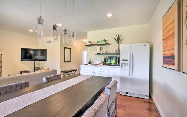 Los Angeles Suite w/ Covered Patio Area!