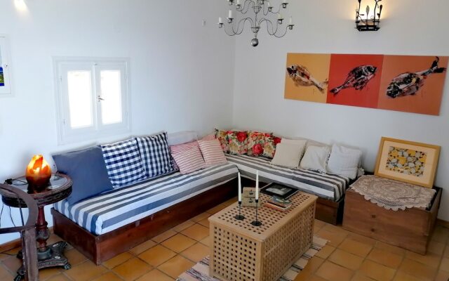 Alekos Beach Houses-Romance