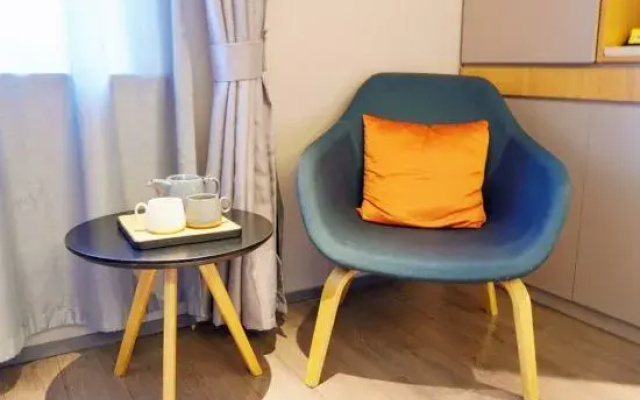 Homeinn Selected Hotel (Jixi Railway Station Central Street Dashang Xinmate)