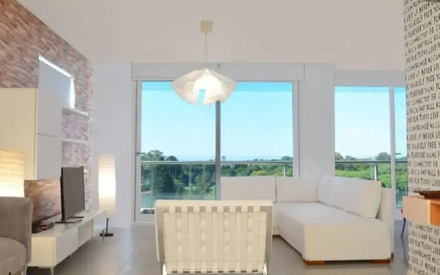 Green Bliss Spacious Studio in Nu ez