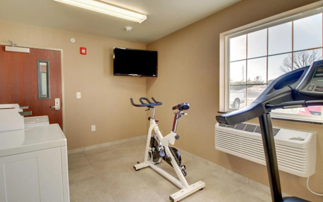 Cobblestone Hotel & Suites - Salem