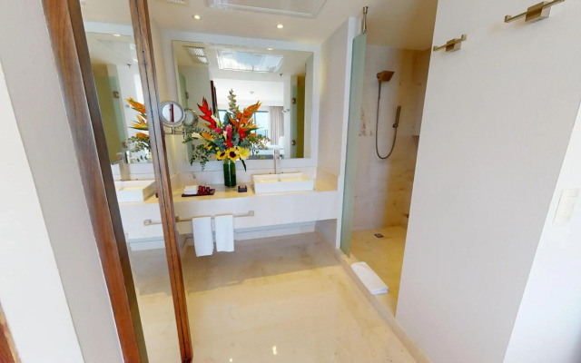 Park Royal Beach Cancún - All Inclusive