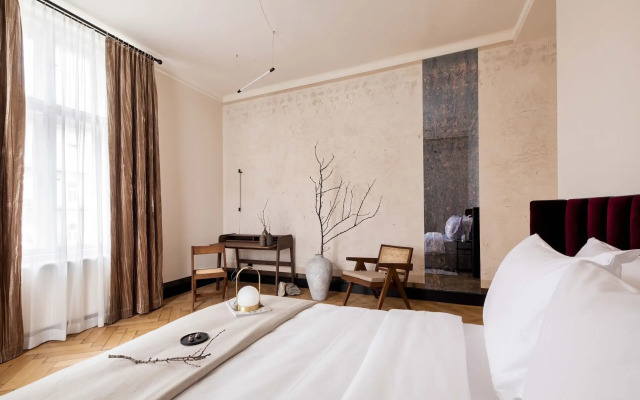 Zola Hotel - Palais de Bohème