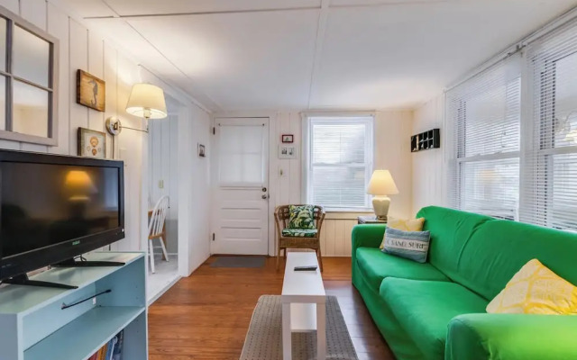 Laurel Street Garage APT 210