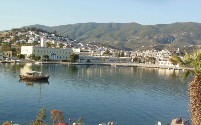 Theano Hotel