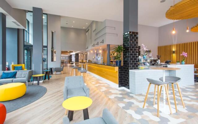 Holiday Inn Express Leeds City Centre Armouries by IHG