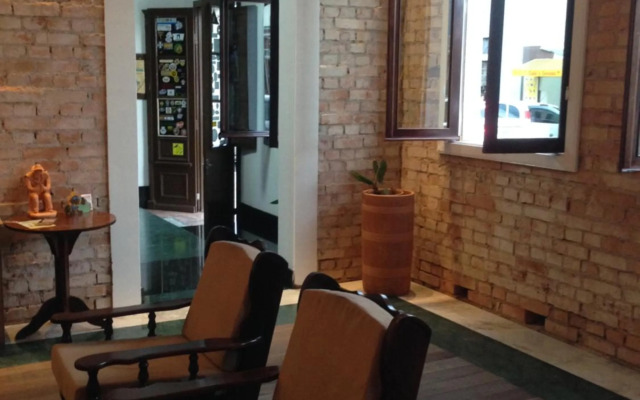 Central Palace Hotel