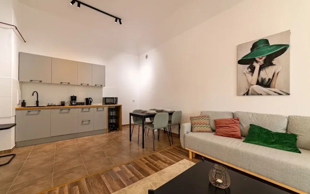 RentPlanet - plac Uniwersytecki