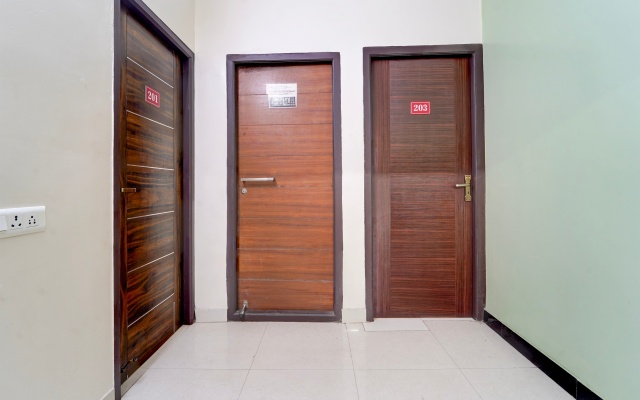 Fabhotel Crosscut