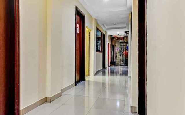 Super OYO 90692 Point Hostel
