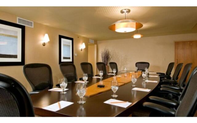 DoubleTree by Hilton Chicago - Arlington Heights