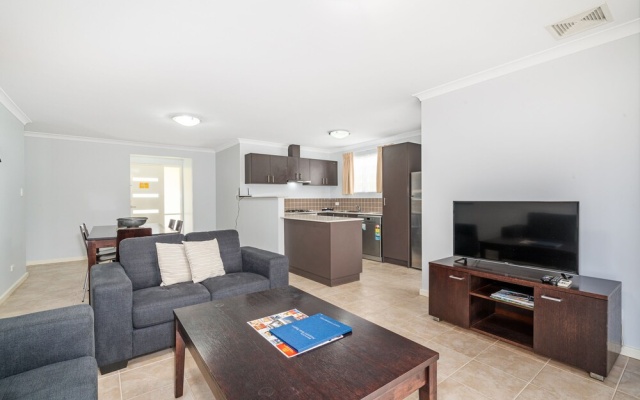 Seashell Cottage - U47 Cape View Resort – Guest Rooms – Busselton